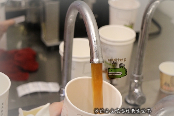 鱷魚騎士(誠品站前店):翰林茶飲「鱷魚騎士英式奶茶專賣店(誠品站前店)」捷運台北車站