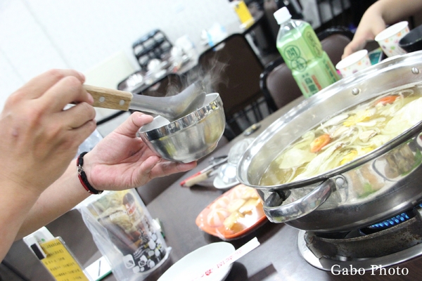新新園汕頭火鍋:【台南】高雄人氣火鍋台南也吃的到!新新園汕頭火鍋──料好實在、牛肉必吃!