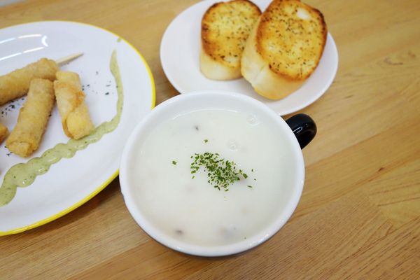 芝士家CheeseHouse:正興街上最夯的平價小店 芝士家~起士控最愛的香滑起司牽絲快感 百來元真材實料的好店推介!!