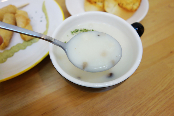 芝士家CheeseHouse:正興街上最夯的平價小店 芝士家~起士控最愛的香滑起司牽絲快感 百來元真材實料的好店推介!!