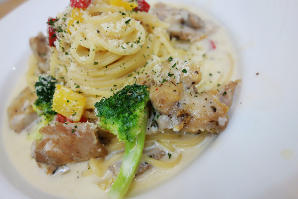 芝士家CheeseHouse:正興街上最夯的平價小店 芝士家~起士控最愛的香滑起司牽絲快感 百來元真材實料的好店推介!!