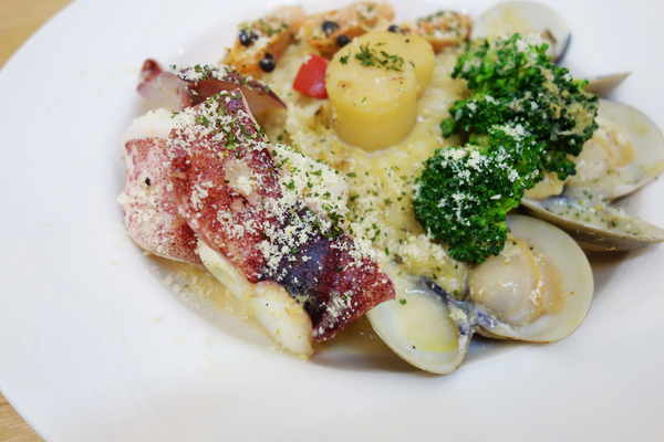 芝士家CheeseHouse:正興街上最夯的平價小店 芝士家~起士控最愛的香滑起司牽絲快感 百來元真材實料的好店推介!!