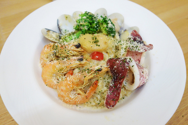 芝士家CheeseHouse:正興街上最夯的平價小店 芝士家~起士控最愛的香滑起司牽絲快感 百來元真材實料的好店推介!!