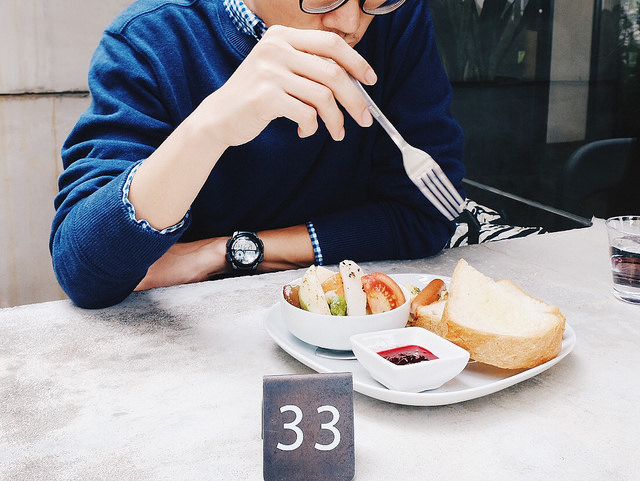 A day in Taichung With Blue Gentlemen