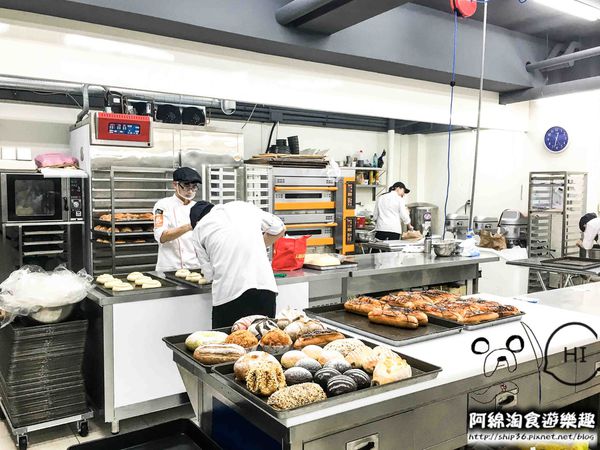 【新北美食】許燕斌手作烘焙-超熱門！新莊第一家世界金廚冠軍坐鎮的麵包店．新莊美食/新莊手作烘焙麵包/新莊西點麵包/新台灣麵包