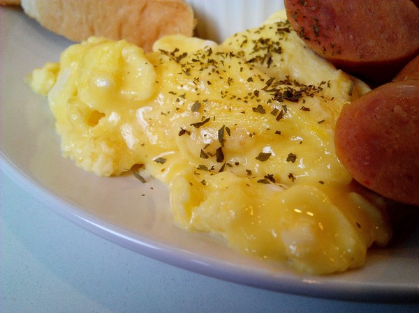 Musicat Cafe：【臺中Ω東區】Ｍｕｓｉｃａｔ　Ｃａｆｅ。關懷流浪毛小孩的貓咪主題餐廳