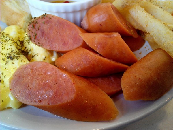 Musicat Cafe：【臺中Ω東區】Ｍｕｓｉｃａｔ　Ｃａｆｅ。關懷流浪毛小孩的貓咪主題餐廳