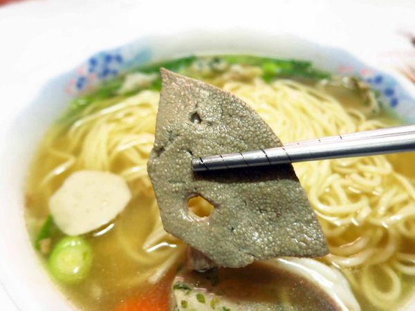 【新莊美食】中華路市場鴨肉麵-綜合運動場旁的超大份量什錦麵