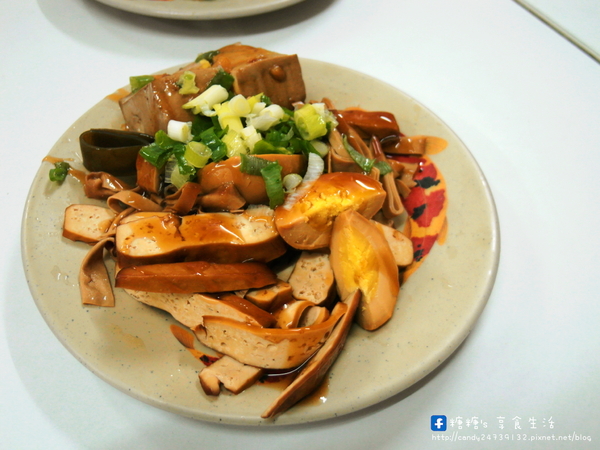 正統魷魚羹羊肉羹：〖台中│美食〗正統魷魚羹羊肉羹 ❤ 食尚玩家推薦~~來大雅必吃小吃!!秉持著傳統做法，口味新鮮，傳承道地台灣美味!!