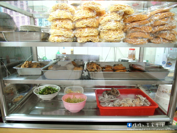 正統魷魚羹羊肉羹：〖台中│美食〗正統魷魚羹羊肉羹 ❤ 食尚玩家推薦~~來大雅必吃小吃!!秉持著傳統做法，口味新鮮，傳承道地台灣美味!!