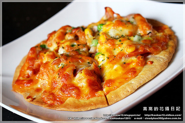 閨蜜創意廚房(高雄店)：【高雄】前金區。有巨型紅色高跟鞋坐鎮的《閨蜜。創義廚房》