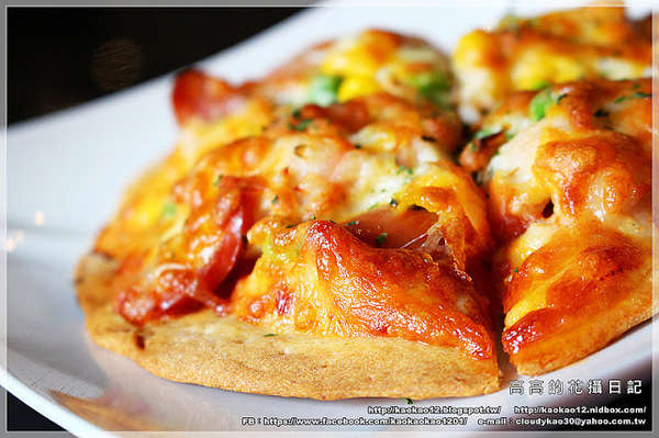 閨蜜創意廚房(高雄店)：【高雄】前金區。有巨型紅色高跟鞋坐鎮的《閨蜜。創義廚房》