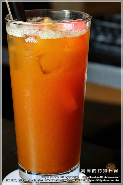 閨蜜創意廚房(高雄店)：【高雄】前金區。有巨型紅色高跟鞋坐鎮的《閨蜜。創義廚房》