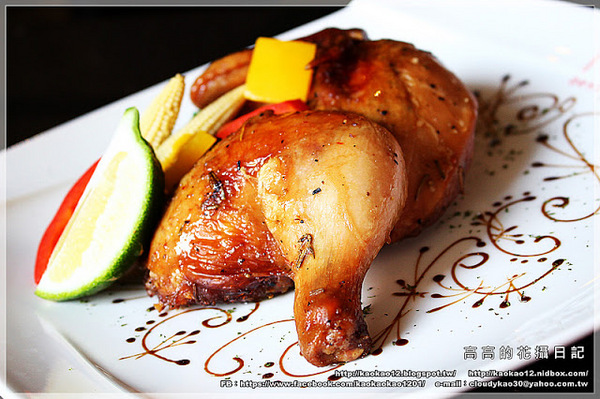 閨蜜創意廚房(高雄店)：【高雄】前金區。有巨型紅色高跟鞋坐鎮的《閨蜜。創義廚房》