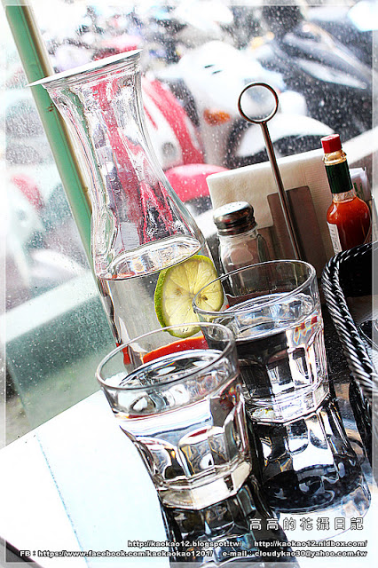 閨蜜創意廚房(高雄店)：【高雄】前金區。有巨型紅色高跟鞋坐鎮的《閨蜜。創義廚房》