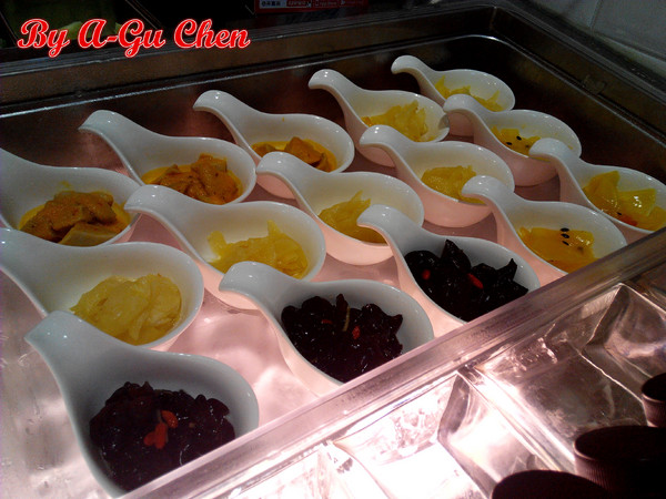 家咖哩(台南成大店): 【臺南Ω東區】家咖哩(臺南成大店)。來自花蓮的南洋風味咖哩,用的是在地有機食材