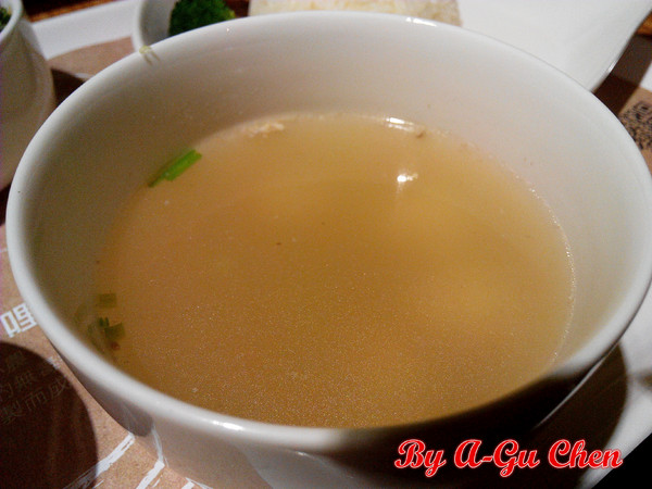 家咖哩(台南成大店): 【臺南Ω東區】家咖哩(臺南成大店)。來自花蓮的南洋風味咖哩,用的是在地有機食材