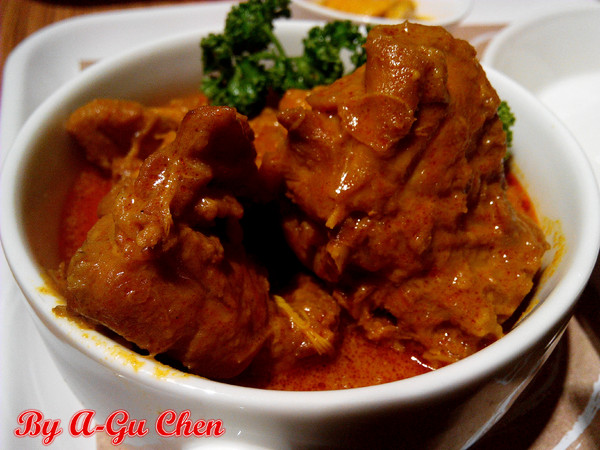 家咖哩(台南成大店): 【臺南Ω東區】家咖哩(臺南成大店)。來自花蓮的南洋風味咖哩,用的是在地有機食材