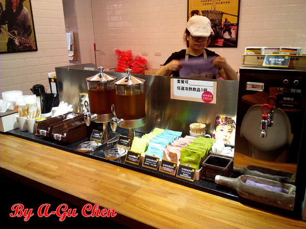 家咖哩(台南成大店): 【臺南Ω東區】家咖哩(臺南成大店)。來自花蓮的南洋風味咖哩,用的是在地有機食材