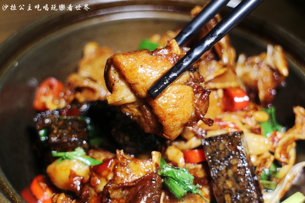 賴一下生猛海鮮：三重平價百元熱炒『賴一下生猛海鮮』聚餐.宵夜.私房料理.泰國蝦