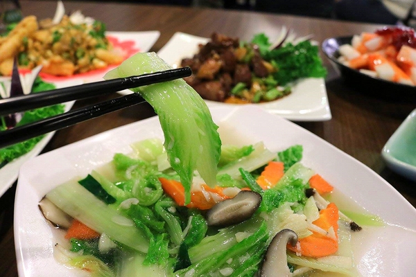 賴一下生猛海鮮:【新北市食記】三重好吃熱炒店~賴一下生猛海鮮/三五好友吃飯聊天/與家庭聚餐好去處/開運年菜外帶整套特價5880元