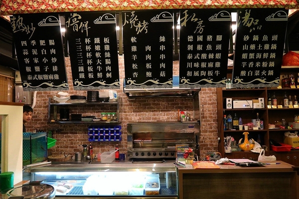 賴一下生猛海鮮:【新北市食記】三重好吃熱炒店~賴一下生猛海鮮/三五好友吃飯聊天/與家庭聚餐好去處/開運年菜外帶整套特價5880元