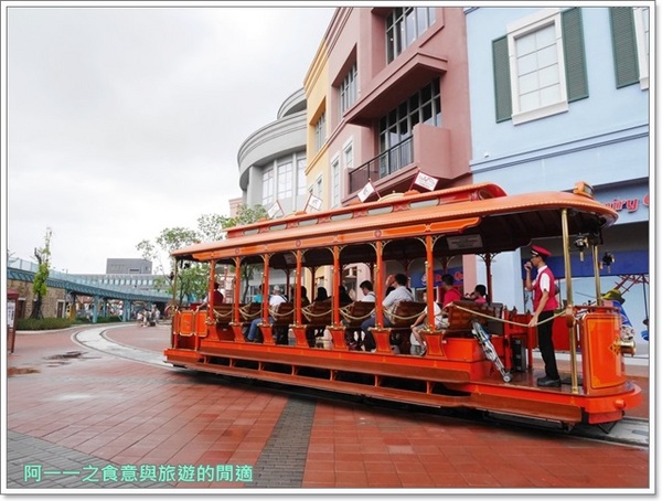 高雄大魯閣草衙道購物中心：高雄 大魯閣草衙道 賽車樂園～就在捷運旁邊，晴天雨天都好玩
