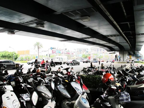 高雄親子百貨公司,周末親子旅遊推薦,國際主題樂園,鈴鹿賽道樂園,大魯閣草衙道,國賓影城_03