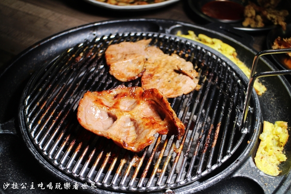 肉倉韓式烤肉:西門町韓式料理吃到飽『肉倉韓式烤肉』捷運西門站