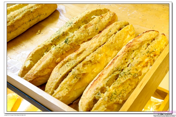 麵包劇場 Alter Ego 1892:【美食♥台北內湖】☼麵包劇場 Alter Ego 1892☼ 流沙可頌每日限量出爐,爆漿的口感一定要品嚐,難忘的好滋味♥♥