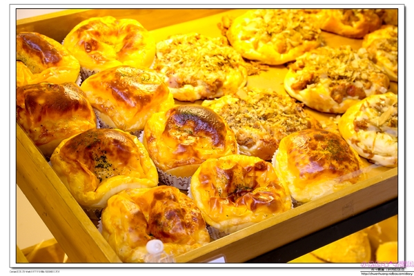 麵包劇場 Alter Ego 1892:【美食♥台北內湖】☼麵包劇場 Alter Ego 1892☼ 流沙可頌每日限量出爐,爆漿的口感一定要品嚐,難忘的好滋味♥♥