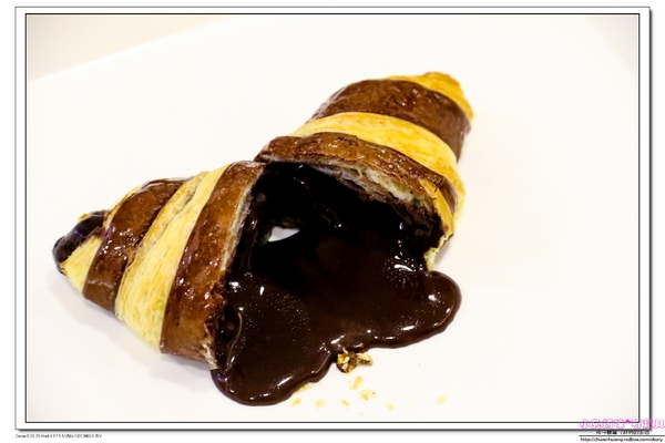 麵包劇場 Alter Ego 1892:【美食♥台北內湖】☼麵包劇場 Alter Ego 1892☼ 流沙可頌每日限量出爐,爆漿的口感一定要品嚐,難忘的好滋味♥♥