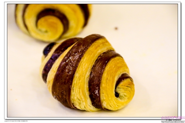 麵包劇場 Alter Ego 1892：【美食♥台北內湖】☼麵包劇場 Alter Ego 1892☼ 流沙可頌每日限量出爐，爆漿的口感一定要品嚐，難忘的好滋味♥♥