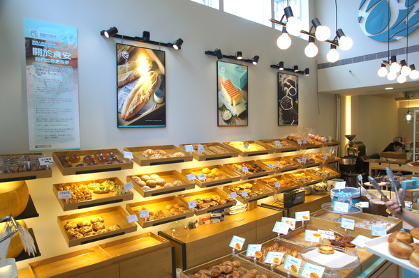 麵包劇場 Alter Ego 1892：(台北。內湖區美食) 『麵包劇場AlterEgo1892』瀰漫在靜巷中的香味，讓人魂牽夢縈的美味麵包！／大推｛起司六重奏｝，爆炸般的起司，讓你口水直流~