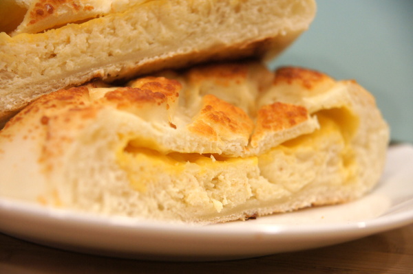 麵包劇場 Alter Ego 1892：(台北。內湖區美食) 『麵包劇場AlterEgo1892』瀰漫在靜巷中的香味，讓人魂牽夢縈的美味麵包！／大推｛起司六重奏｝，爆炸般的起司，讓你口水直流~