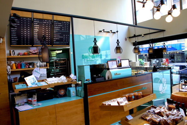 麵包劇場 Alter Ego 1892：(台北。內湖區美食) 『麵包劇場AlterEgo1892』瀰漫在靜巷中的香味，讓人魂牽夢縈的美味麵包！／大推｛起司六重奏｝，爆炸般的起司，讓你口水直流~