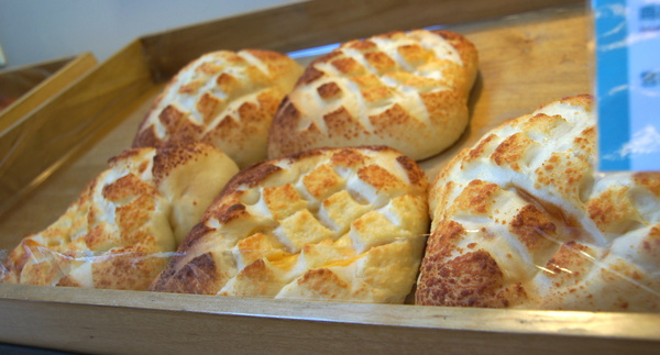 麵包劇場 Alter Ego 1892：(台北。內湖區美食) 『麵包劇場AlterEgo1892』瀰漫在靜巷中的香味，讓人魂牽夢縈的美味麵包！／大推｛起司六重奏｝，爆炸般的起司，讓你口水直流~