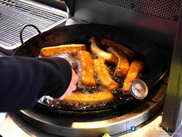 大肥鴨東山鴨頭(南屯店):〖台中│美食〗大肥鴨東山鴨頭(南屯店) ❤ 深夜排隊美食!!天天換油,入味好吃不油膩,還帶有獨特的八角香氣~