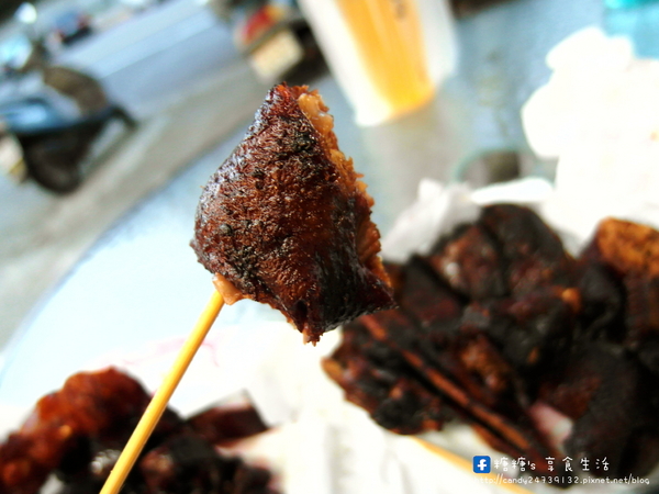 大肥鴨東山鴨頭(南屯店):〖台中│美食〗大肥鴨東山鴨頭(南屯店) ❤ 深夜排隊美食!!天天換油,入味好吃不油膩,還帶有獨特的八角香氣~