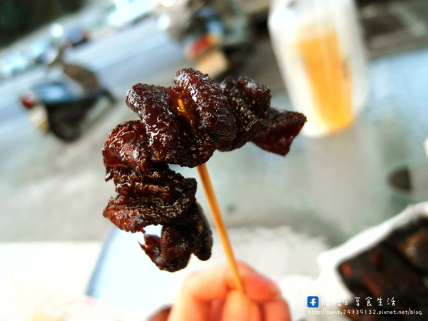 大肥鴨東山鴨頭(南屯店):〖台中│美食〗大肥鴨東山鴨頭(南屯店) ❤ 深夜排隊美食!!天天換油,入味好吃不油膩,還帶有獨特的八角香氣~