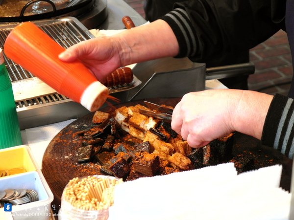 大肥鴨東山鴨頭(南屯店):〖台中│美食〗大肥鴨東山鴨頭(南屯店) ❤ 深夜排隊美食!!天天換油,入味好吃不油膩,還帶有獨特的八角香氣~
