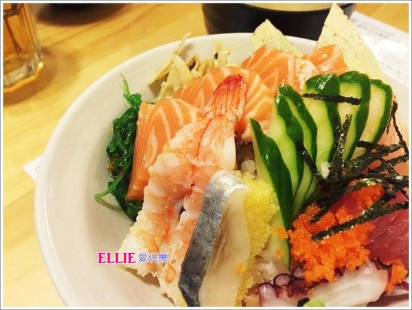 13140906_1098992983455254_1913485691_n