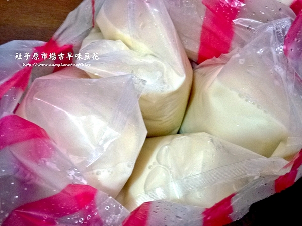 社子古早味豆花：【台北社子/食記】高cp值美味豆花滿滿料只要２５元✿✿ 社子原市場古早味豆花 ✿✿