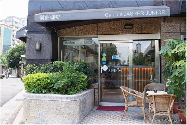 JJ cafe02.jpg