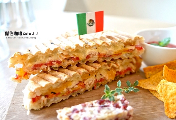 傑伯咖啡 Cafe J J:【南京復興/輕食下午茶】平價免服務費又不限用餐時間附wifi及插座必訪好店! ✿✿ 傑伯咖啡 Cafe J J ✿✿ (完整菜單)