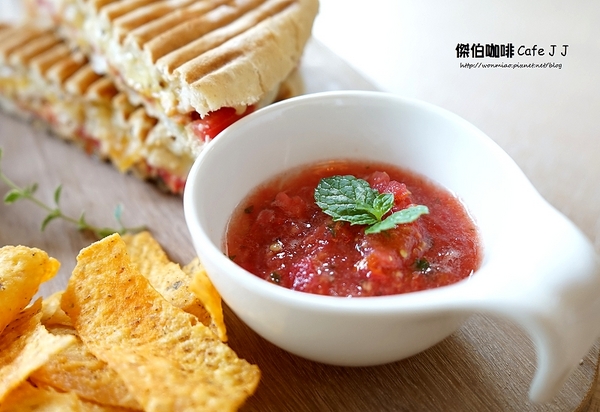 傑伯咖啡 Cafe J J:【南京復興/輕食下午茶】平價免服務費又不限用餐時間附wifi及插座必訪好店! ✿✿ 傑伯咖啡 Cafe J J ✿✿ (完整菜單)