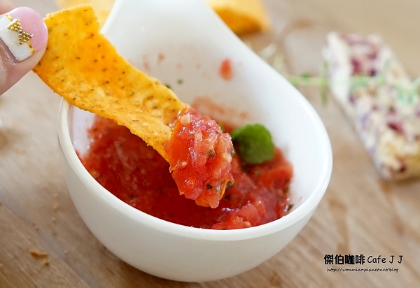 傑伯咖啡 Cafe J J:【南京復興/輕食下午茶】平價免服務費又不限用餐時間附wifi及插座必訪好店! ✿✿ 傑伯咖啡 Cafe J J ✿✿ (完整菜單)