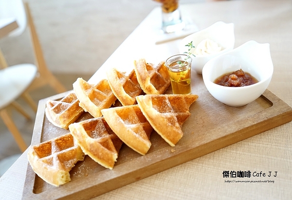 傑伯咖啡 Cafe J J:【南京復興/輕食下午茶】平價免服務費又不限用餐時間附wifi及插座必訪好店! ✿✿ 傑伯咖啡 Cafe J J ✿✿ (完整菜單)
