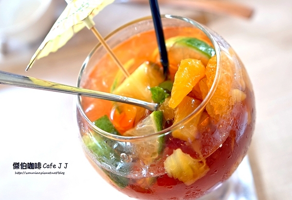 傑伯咖啡 Cafe J J:【南京復興/輕食下午茶】平價免服務費又不限用餐時間附wifi及插座必訪好店! ✿✿ 傑伯咖啡 Cafe J J ✿✿ (完整菜單)