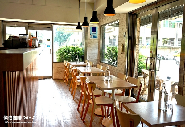 傑伯咖啡 Cafe J J:【南京復興/輕食下午茶】平價免服務費又不限用餐時間附wifi及插座必訪好店! ✿✿ 傑伯咖啡 Cafe J J ✿✿ (完整菜單)